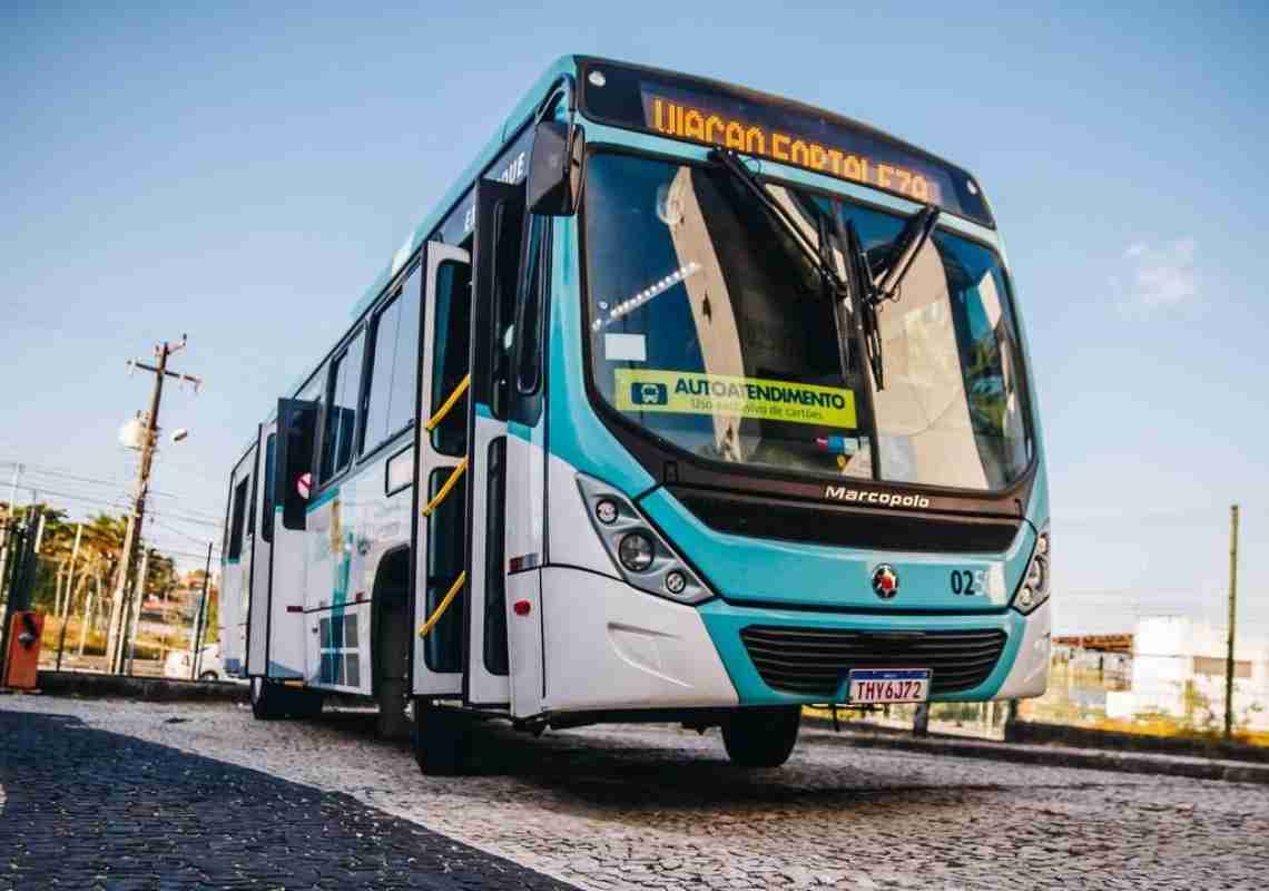 Sindiônibus suspende 25 linhas e gera tensão entre motoristas e usuários